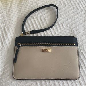 NWOT kate spade wristlet!